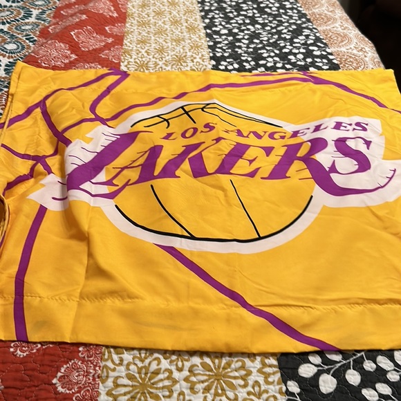 Lakers comforter and pillow sham set- like new - Picture 3 of 12